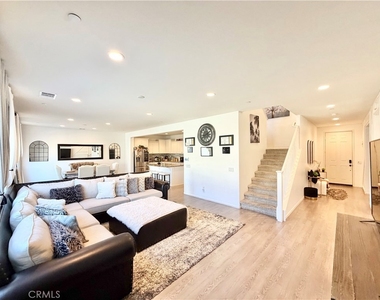 30120 Crescent Pointe Way - Photo Thumbnail 11