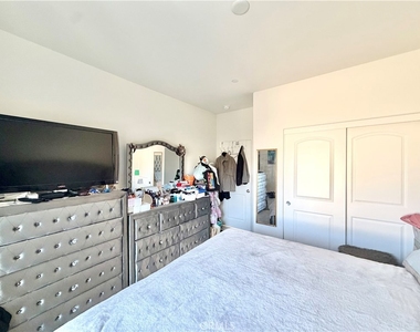 30120 Crescent Pointe Way - Photo Thumbnail 9