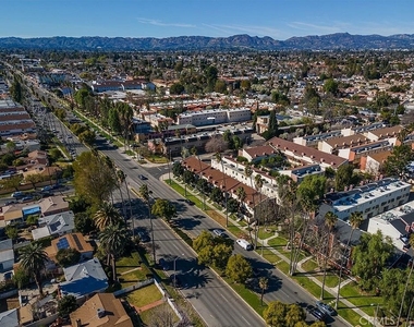 19451 Sherman Way - Photo Thumbnail 14