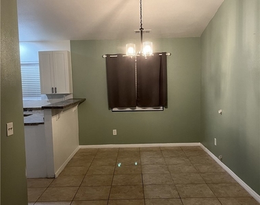 635 W Rice Street - Photo Thumbnail 2
