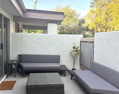 10215 Larwin - Photo Thumbnail 20