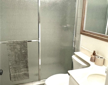 10215 Larwin - Photo Thumbnail 17