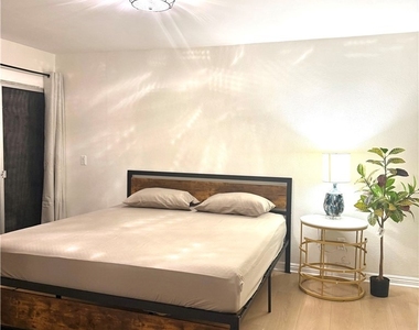 10215 Larwin - Photo Thumbnail 13