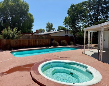 23900 Pentland - Photo Thumbnail 3