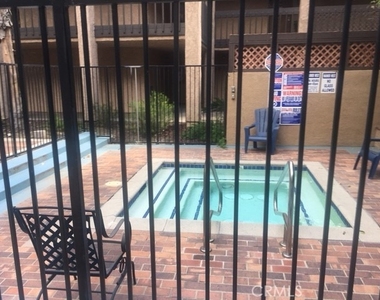 22100 Burbank Blvd - Photo Thumbnail 15