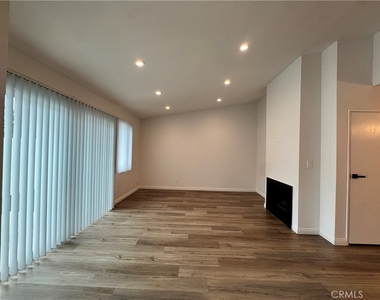 25018 Eshelman Avenue - Photo Thumbnail 4
