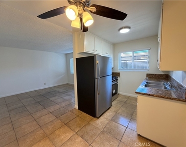 4329 E 55th Street - Photo Thumbnail 5