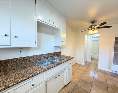 4329 E 55th Street - Photo Thumbnail 7