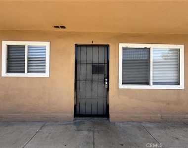 4329 E 55th Street - Photo Thumbnail 1