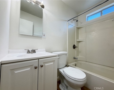 4329 E 55th Street - Photo Thumbnail 9