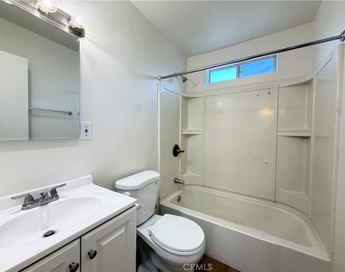 4329 E 55th Street - Photo Thumbnail 8