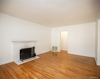 22908 Kathryn Avenue - Photo Thumbnail 2