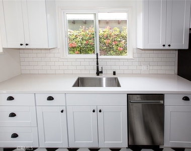 22908 Kathryn Avenue - Photo Thumbnail 13