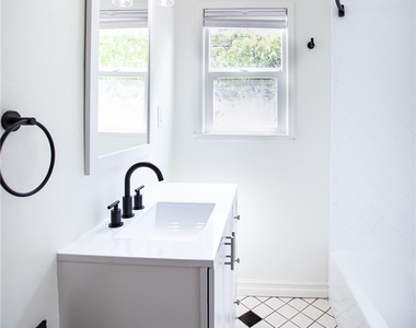 22908 Kathryn Avenue - Photo Thumbnail 15