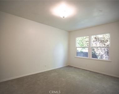22908 Kathryn Avenue - Photo Thumbnail 10