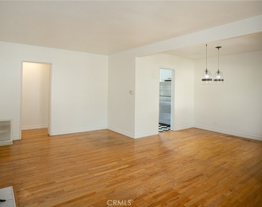 22908 Kathryn Avenue - Photo Thumbnail 4