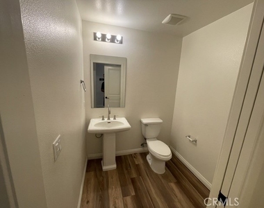 717 S Casita - Photo Thumbnail 6