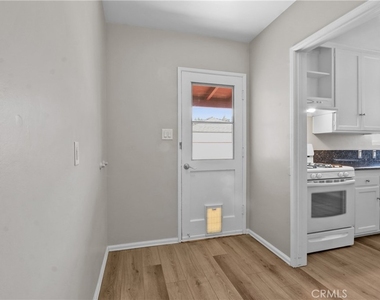 14876 Dalman Street - Photo Thumbnail 7