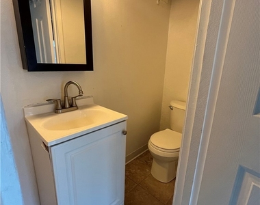 21062 Larchmont - Photo Thumbnail 14