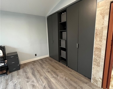 21062 Larchmont - Photo Thumbnail 9