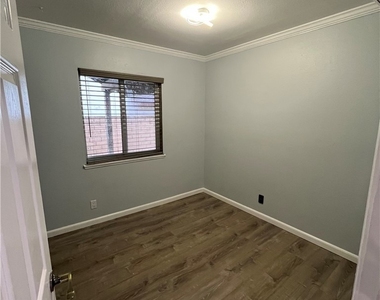 21062 Larchmont - Photo Thumbnail 6