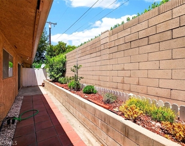 901 N Citrus Drive - Photo Thumbnail 24