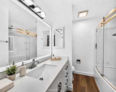901 N Citrus Drive - Photo Thumbnail 15