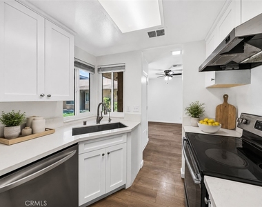 901 N Citrus Drive - Photo Thumbnail 11