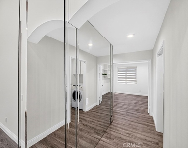 404 Continental Ct - Photo Thumbnail 11