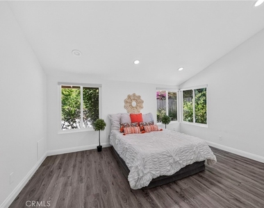 404 Continental Ct - Photo Thumbnail 24