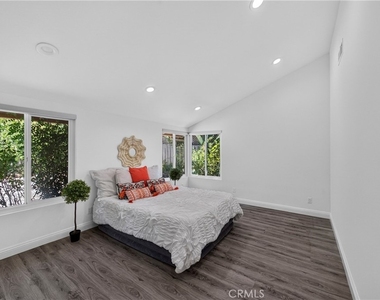 404 Continental Ct - Photo Thumbnail 23