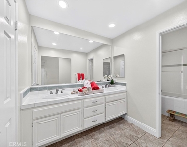 404 Continental Ct - Photo Thumbnail 19