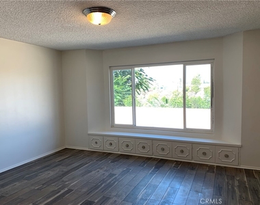 12945 Hillcrest - Photo Thumbnail 19