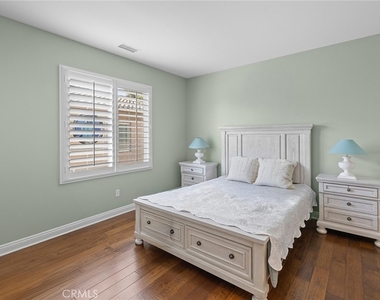 1009 Newhall - Photo Thumbnail 22