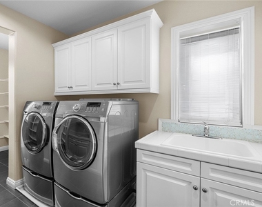 1009 Newhall - Photo Thumbnail 26