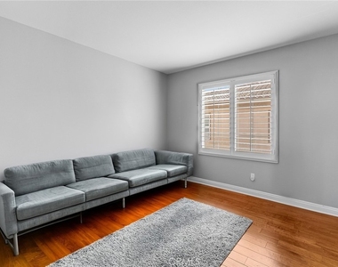 1009 Newhall - Photo Thumbnail 20