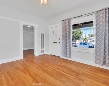812 S Howard - Photo Thumbnail 3