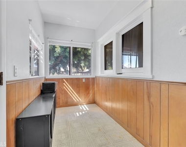 812 S Howard - Photo Thumbnail 11