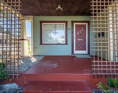 812 S Howard - Photo Thumbnail 1