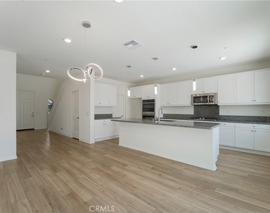 4952 S Anderson - Photo Thumbnail 7