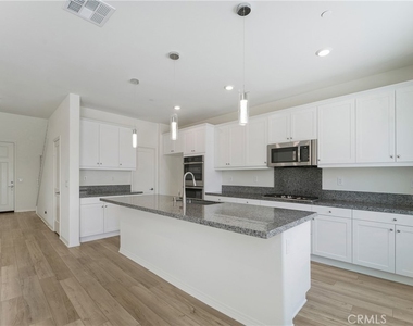 4952 S Anderson - Photo Thumbnail 1