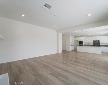 4952 S Anderson - Photo Thumbnail 13