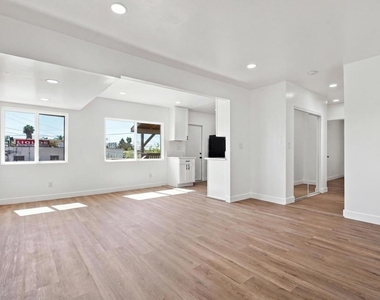2645 E 18th Street - Photo Thumbnail 6