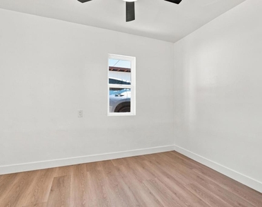 2641 E 18th Street - Photo Thumbnail 12