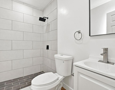 2641 E 18th Street - Photo Thumbnail 10