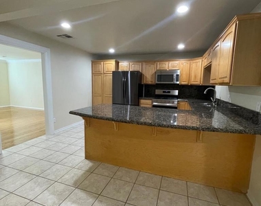 176 Millan Street - Photo Thumbnail 5