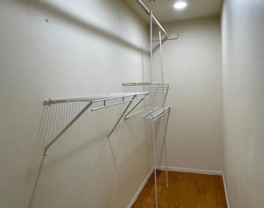 176 Millan Street - Photo Thumbnail 7