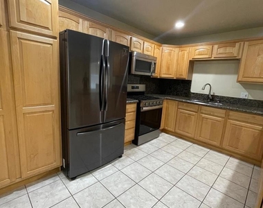 176 Millan Street - Photo Thumbnail 2