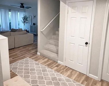 2537 Navarra Drive - Photo Thumbnail 5