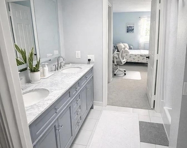 2537 Navarra Drive - Photo Thumbnail 6
